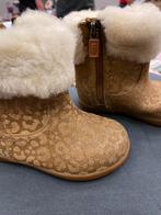 UGG  laarsje 23,5, Kinderen en Baby's, Babykleding | Schoentjes en Sokjes, Ophalen, Zo goed als nieuw