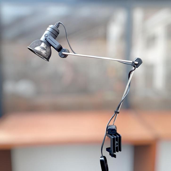 Postmodern design klemlamp, Näve, Duitsland, 80s, Huis en Inrichting, Lampen | Tafellampen, Gebruikt, 50 tot 75 cm, Kunststof