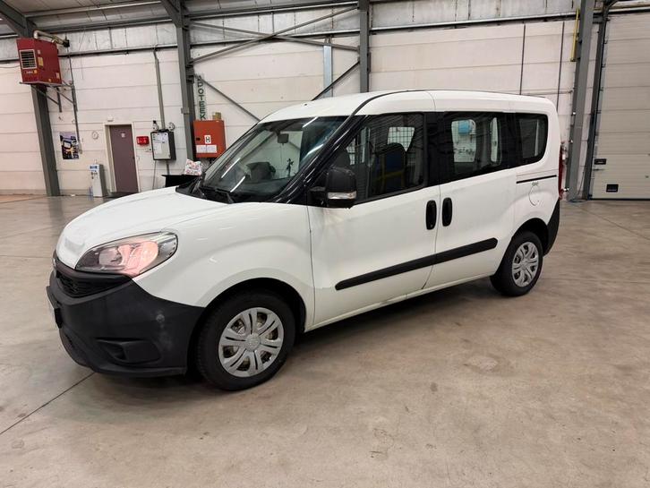 Fiat Doblo 1.3 diesel bouwjaar 2015., Auto's, Fiat, Bedrijf, Te koop, Doblo, Diesel, Euro 5, 6 deurs, Handgeschakeld, Wit, Voorwielaandrijving