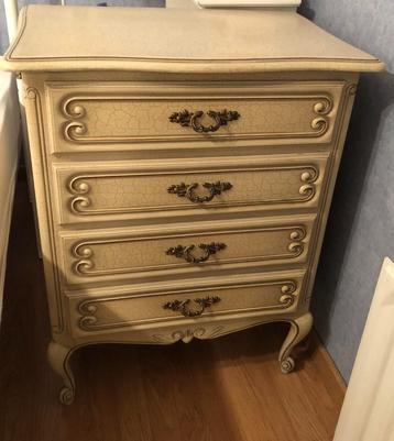 Commode beschikbaar voor biedingen