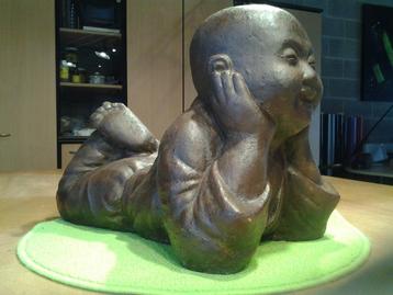 Litlle Bouddha bébé sur le ventre. beschikbaar voor biedingen