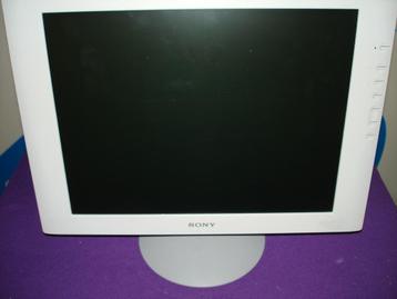 Sony TFT LCD kleurenmonitor 15" Model SDM-S51 wit. beschikbaar voor biedingen
