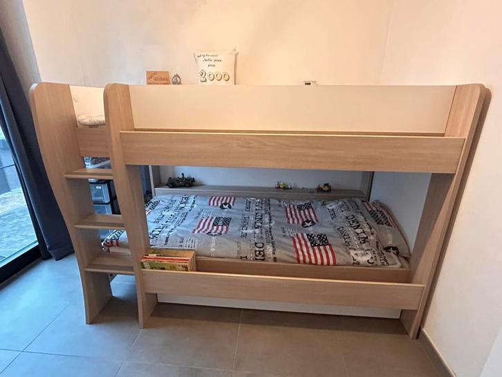 Stapelbed met bergvakken, als nieuw 1,5 jaar oud, Kinderen en Baby's, Kinderkamer | Stapelbedden en Hoogslapers, Zo goed als nieuw