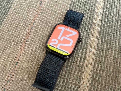 Apple Watch Series 10 Titanium GPS + Cellular 42 mm Leisteen, Handtassen en Accessoires, Smartwatches, Zo goed als nieuw, Zwart