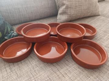 Terracotta schaaltjes beschikbaar voor biedingen