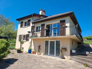 Twee huizen + perceel van 4ha28. 