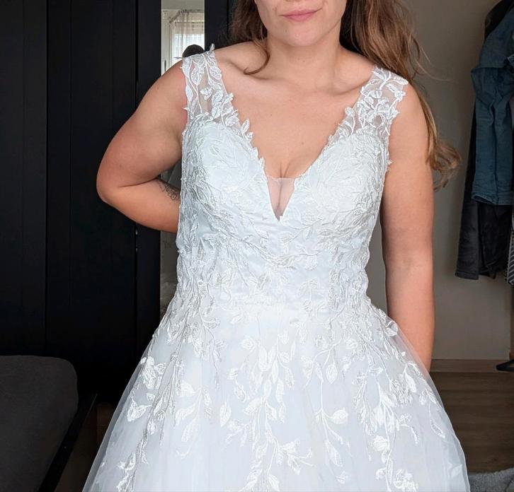 Trouwjurk kant te koop, Kleding | Dames, Trouwkleding en Trouwaccessoires, Trouwjurk, Ophalen of Verzenden