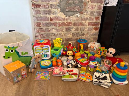 Box met babyspeelgoed, Kinderen en Baby's, Speelgoed | Fisher-Price, Gebruikt, Met licht, Ophalen
