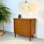 Teak afgewerkt roldeurkastje in Scandinavische stijl, Huis en Inrichting, Met deur(en), Zo goed als nieuw, 25 tot 50 cm, Teakhout