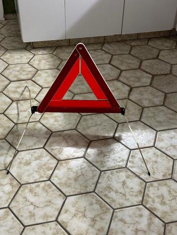 originele gevarendriehoek BMW beschikbaar voor biedingen