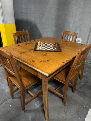 Table à manger en bois extensible + 4 chaises (LOT) beschikbaar voor biedingen