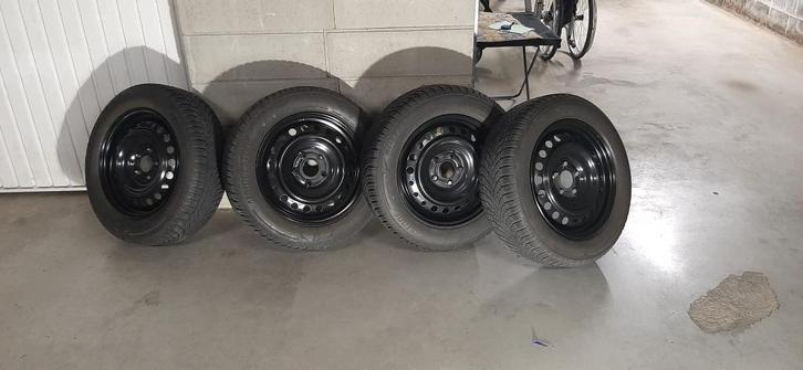 Pneus hiver 205 60 R16, Auto-onderdelen, Banden en Velgen, Band(en), Winterbanden, 16 inch, 205 mm, Overig, Gebruikt, Ophalen