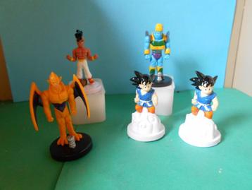 5 figurines