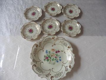 Antieke porseleinen pralineservice, bloemendecoratie beschikbaar voor biedingen