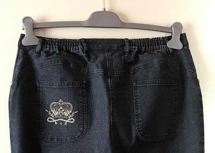 Blauwe stretch jeansbroek (mt 44) met geborduurd kroontje, Kleding | Dames, Spijkerbroeken en Jeans, Nieuw, W33 - W36 (confectie 42/44)