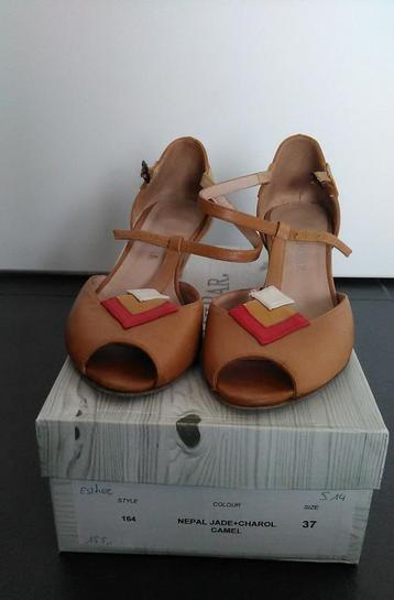 Cognac peeptoes Shanibar, maat 37 beschikbaar voor biedingen