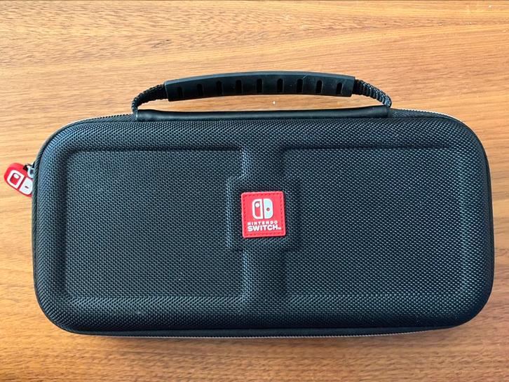 Nintendo Switch Hoes met gamecard houders, Games en Spelcomputers, Spelcomputers | Nintendo Consoles | Accessoires, Zo goed als nieuw