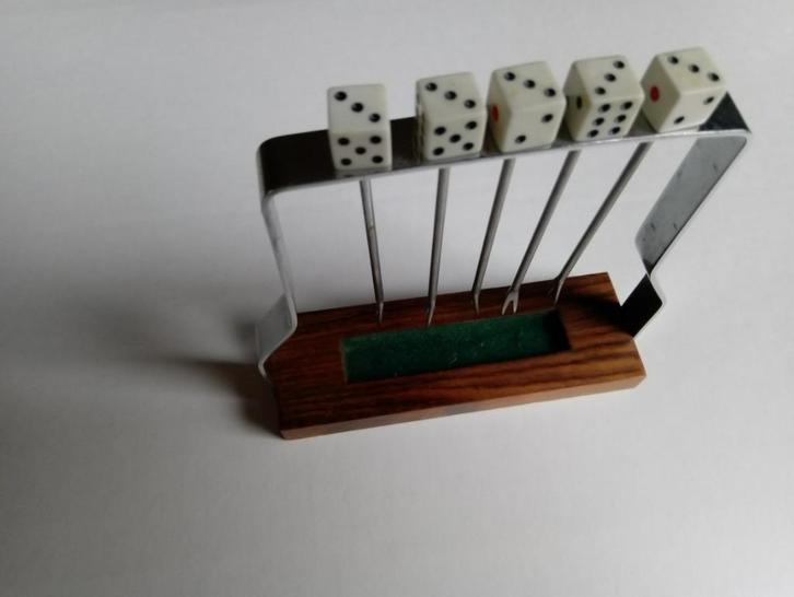 ❗zeldzaam❗ Uniek ❗Cocktailvorkjes dobbelstenen in houder, Verzamelen, Retro, Huis en Inrichting, Ophalen of Verzenden