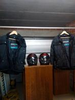 Motorvesten en helmen, Ophalen