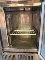 Saladette driedeurs met spoelbak, Ophalen