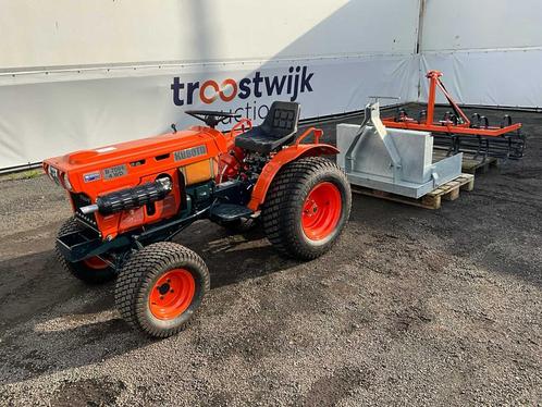 1992 Kubota B7001 Mini tracteur + 3x accessoire TXF-72-B, Articles professionnels, Machines & Construction | Jardin, Parc & Sylviculture