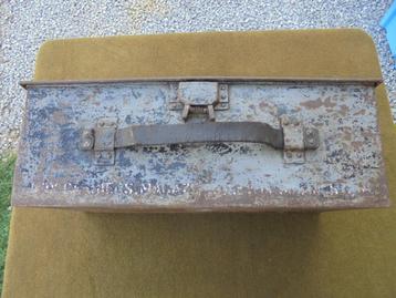 coffre metallique armée anglaise  ww1 date 1917   beschikbaar voor biedingen