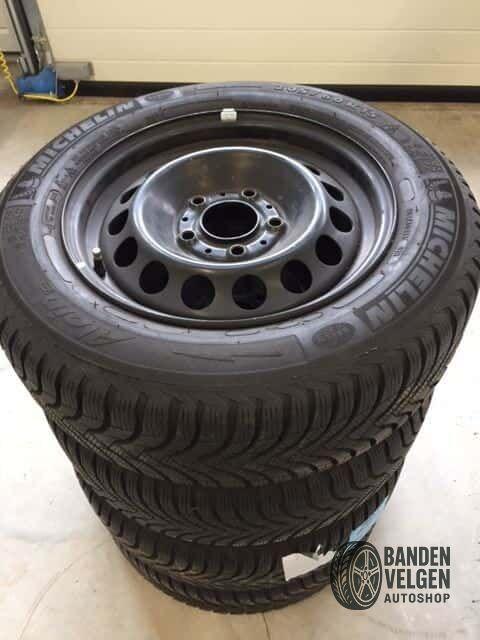 205-60-15 98H Winter BMW 3 Serie en Mini 5 x 120 Winterbande, Auto-onderdelen, Banden en Velgen, Banden en Velgen, Winterbanden