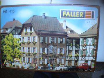 Hôtel/restaurant « Krone » Faller 415, Neuf, Autres marques, Enlèvement ou Envoi, Pont, Tunnel ou Bâtiment