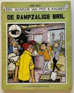 PITS EN KALIBER - DE RAMPZALIGE BRIL - BOB MAU - KARI LENTE, Boeken, Stripverhalen, Gelezen, Verzenden, Bob Mau, Eén stripboek