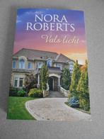 Nora Roberts - Vals licht, Ophalen of Verzenden, Nieuw, Nora Roberts