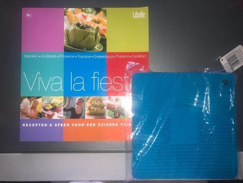 kookboek Vive la Fiesta  Libelle +  pannenlap silicone Nieuw, Livres, Livres de cuisine, Comme neuf, Enlèvement ou Envoi