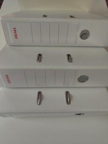 set van 3 moderne, witte klasseurs van het merk Sigma. beschikbaar voor biedingen