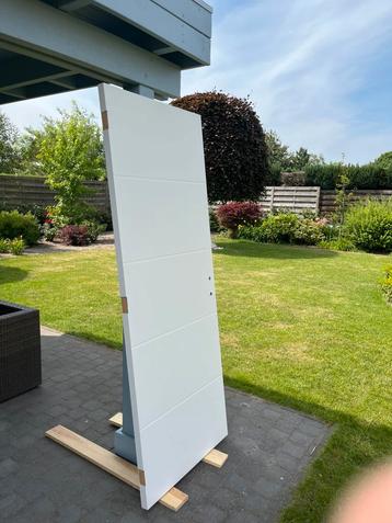 Schildersdeur 210 x 73 beschikbaar voor biedingen