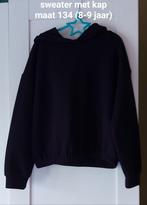 Sweater met kap maat 134 (8-9 jaar), Ophalen of Verzenden, Zo goed als nieuw
