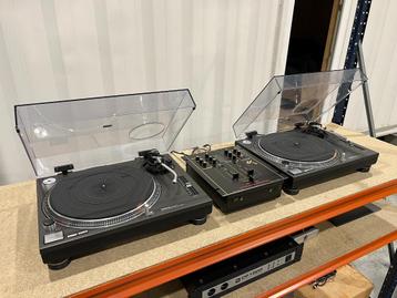 2x Technics SL-1210MK2 incl. stofkappen uit privécollectie   beschikbaar voor biedingen