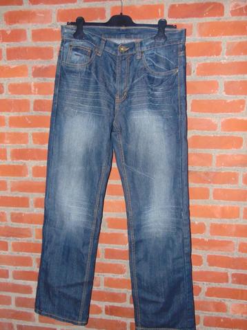 Jeansbroek in zeer goede staat beschikbaar voor biedingen