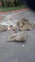 Legerkledij en toebehoren uit het jaar 1960. 65 jaar oud., Ophalen