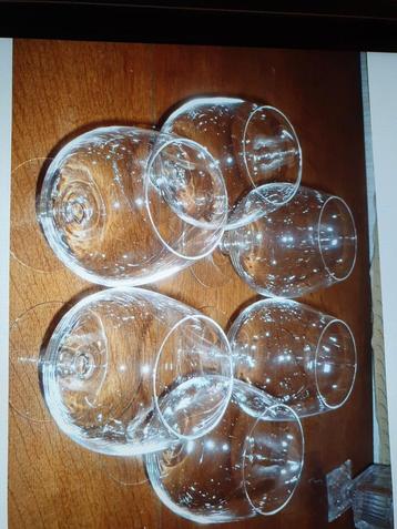 Six beaux verres à cognac, en cristal.