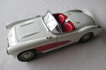 Burago model 1/18 Chevrolet Corvette 1957 beschikbaar voor biedingen