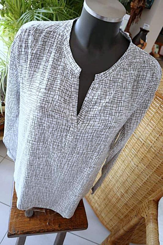 vintage wit zwart blouse shirt, Kleding | Dames, Blouses en Tunieken, Zo goed als nieuw, Maat 42/44 (L), Wit, Ophalen of Verzenden