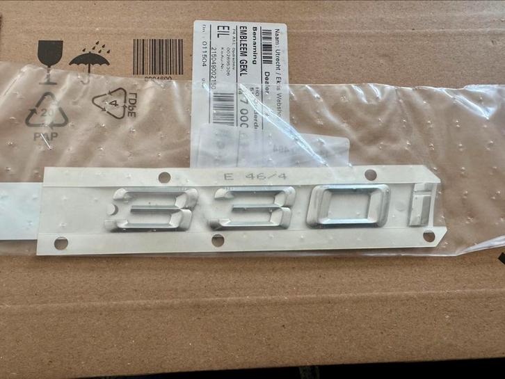 BMW 3 Serie Originele Type Aanduiding 330i NIEUW, Autos : Pièces & Accessoires, Petit matériel, BMW, Neuf, Enlèvement