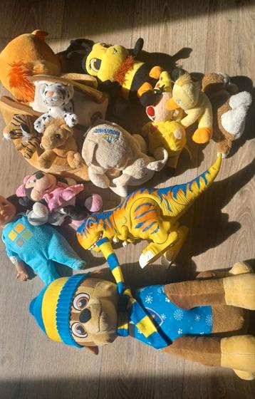 Knuffels (paw patrol, bumba) beschikbaar voor biedingen