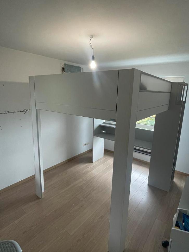 Hoogslaper twijfelaar met bureau en kledinghanger, Huis en Inrichting, Slaapkamer | Stapelbedden en Hoogslapers, Zo goed als nieuw