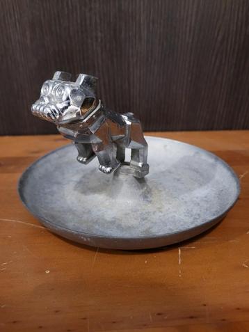 oude asbak Automobilia Mack vintage design beschikbaar voor biedingen