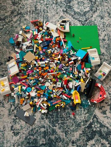 Lot lego 1670gr + plaque de construction  beschikbaar voor biedingen