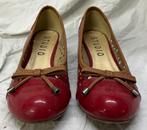 Wijnrode lak schoenen met lage hak, leder, maat 39, Kleding | Dames, Ophalen, Schoenen met lage hakken, MERK  STUDIO, Gedragen