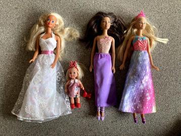 Drie barbies + kindje voor 12 euro beschikbaar voor biedingen