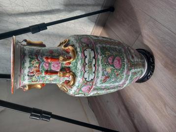 chinese vaas  beschikbaar voor biedingen