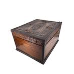 Boîte en Bois Ornée de Cuir avec Décor de Chérubins 1920, Antiquités & Art, Antiquités | Accessoires de maison, Enlèvement ou Envoi