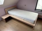 Bed met bij passende bureau, Ophalen, Zo goed als nieuw, Eenpersoons